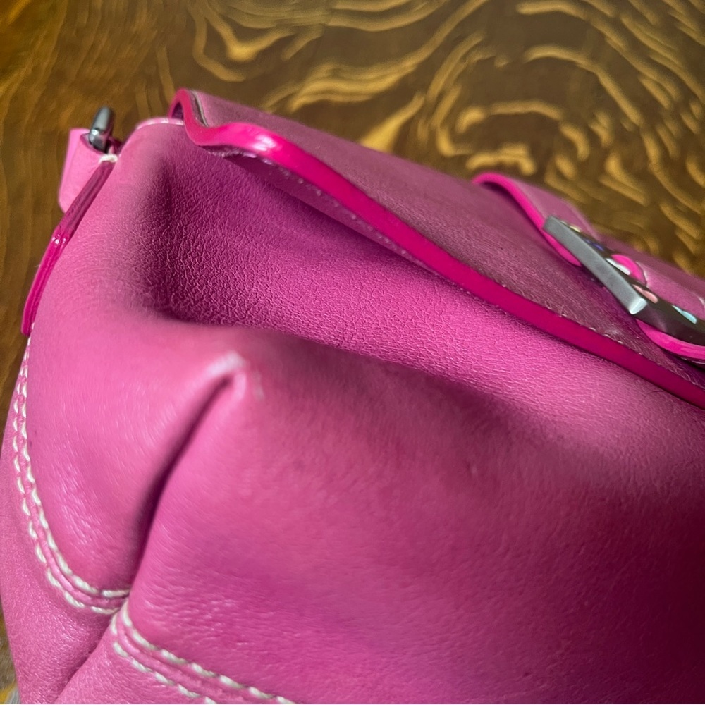 Dooney & Bourke Y2K Pink Leather Shoulder Bag with Buckle hearts - Picture 11 of 15